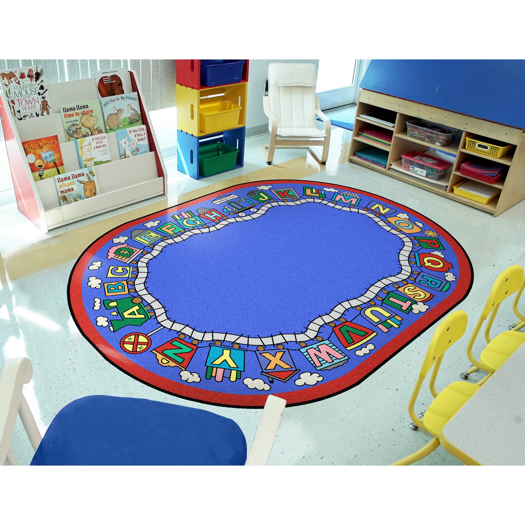 Reading Train 5'4" x 7'8" Oval area rug in color Multi