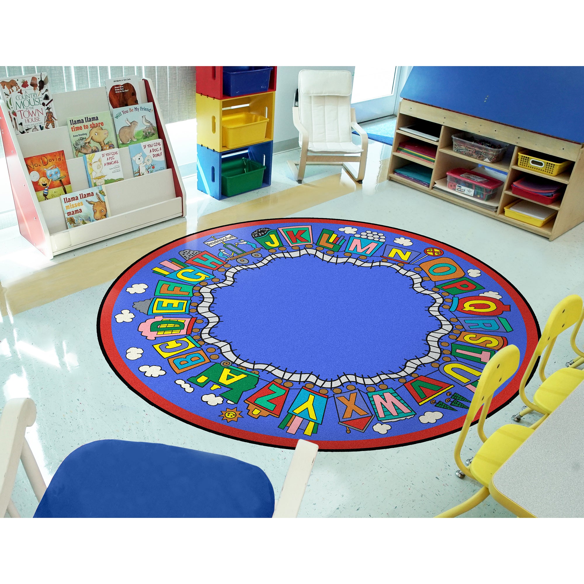 Reading Train 7'7" Round area rug in color Multi