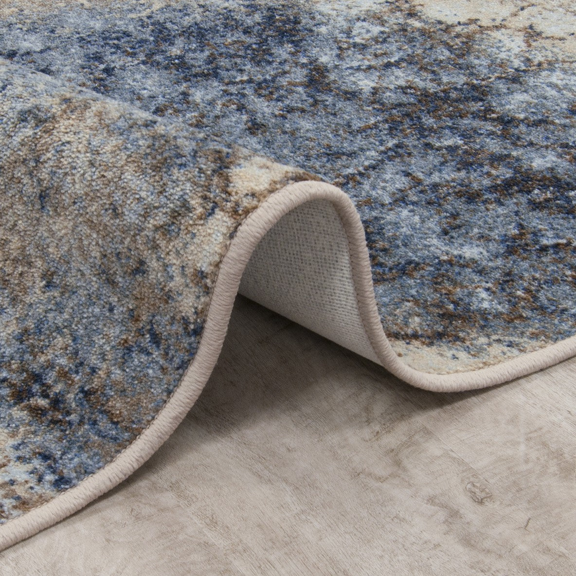 River Run 3'10" x 5'4" area rug in color Solitude