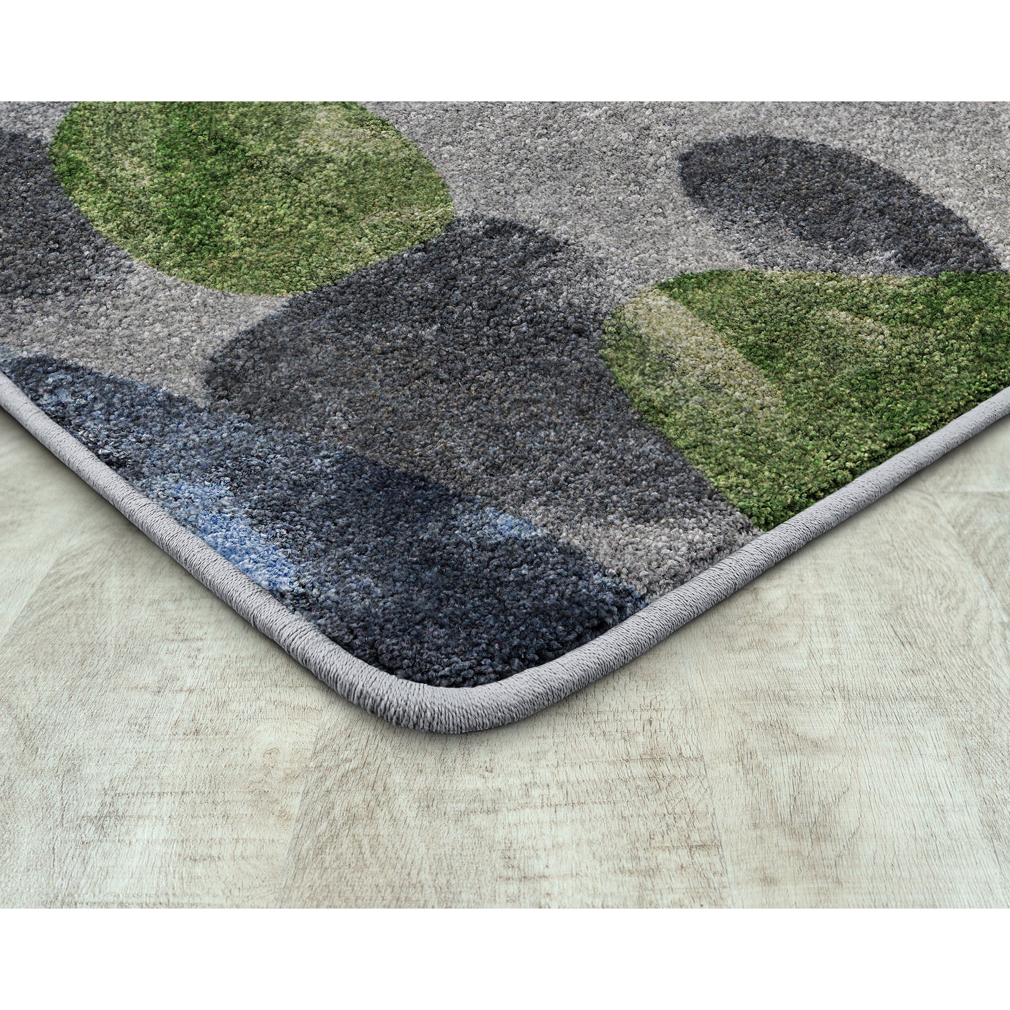 Riverstone 5'4" x 7'8" area rug in color Gray