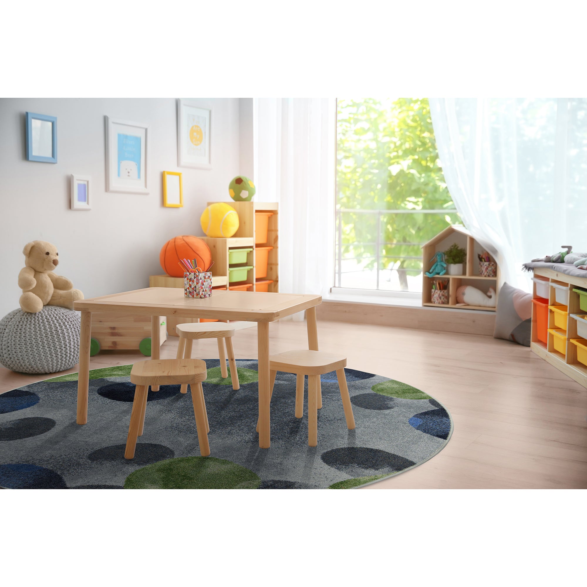 Riverstone 5'4" Round area rug in color Gray