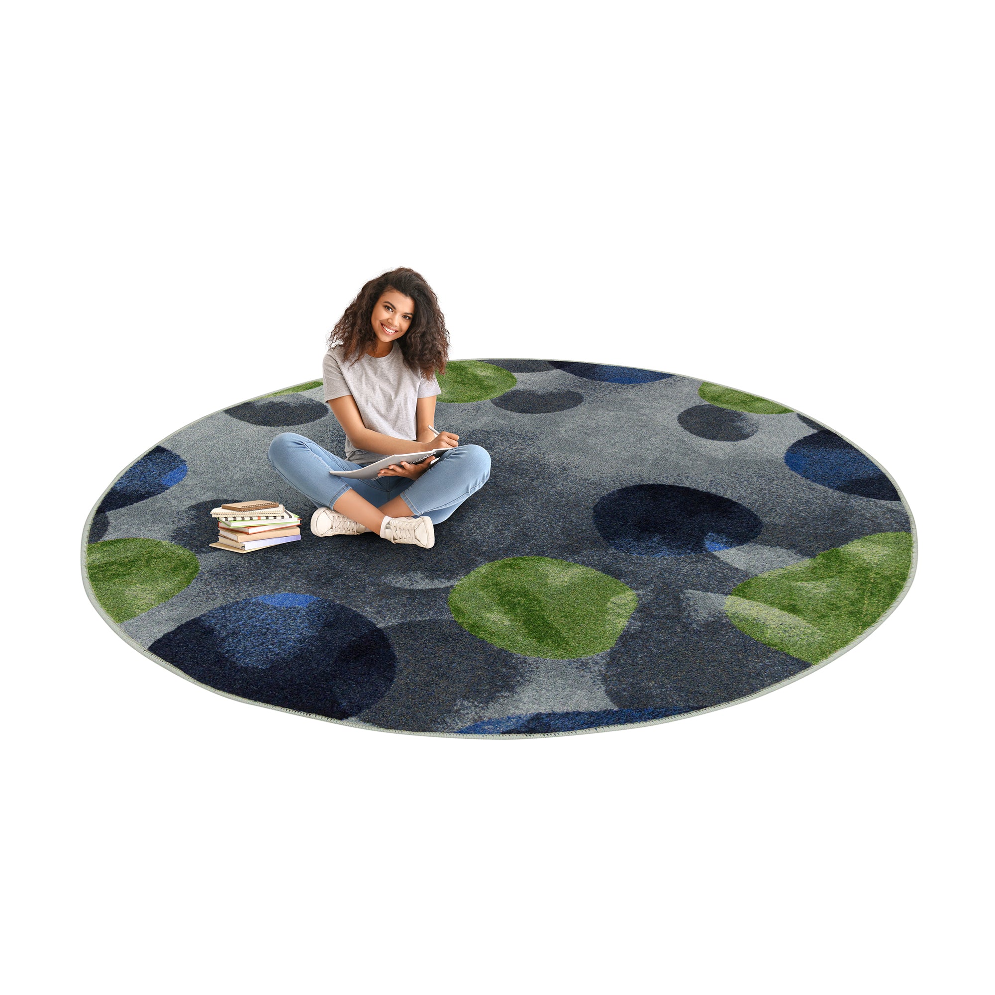 Riverstone 7'7" Round area rug in color Gray