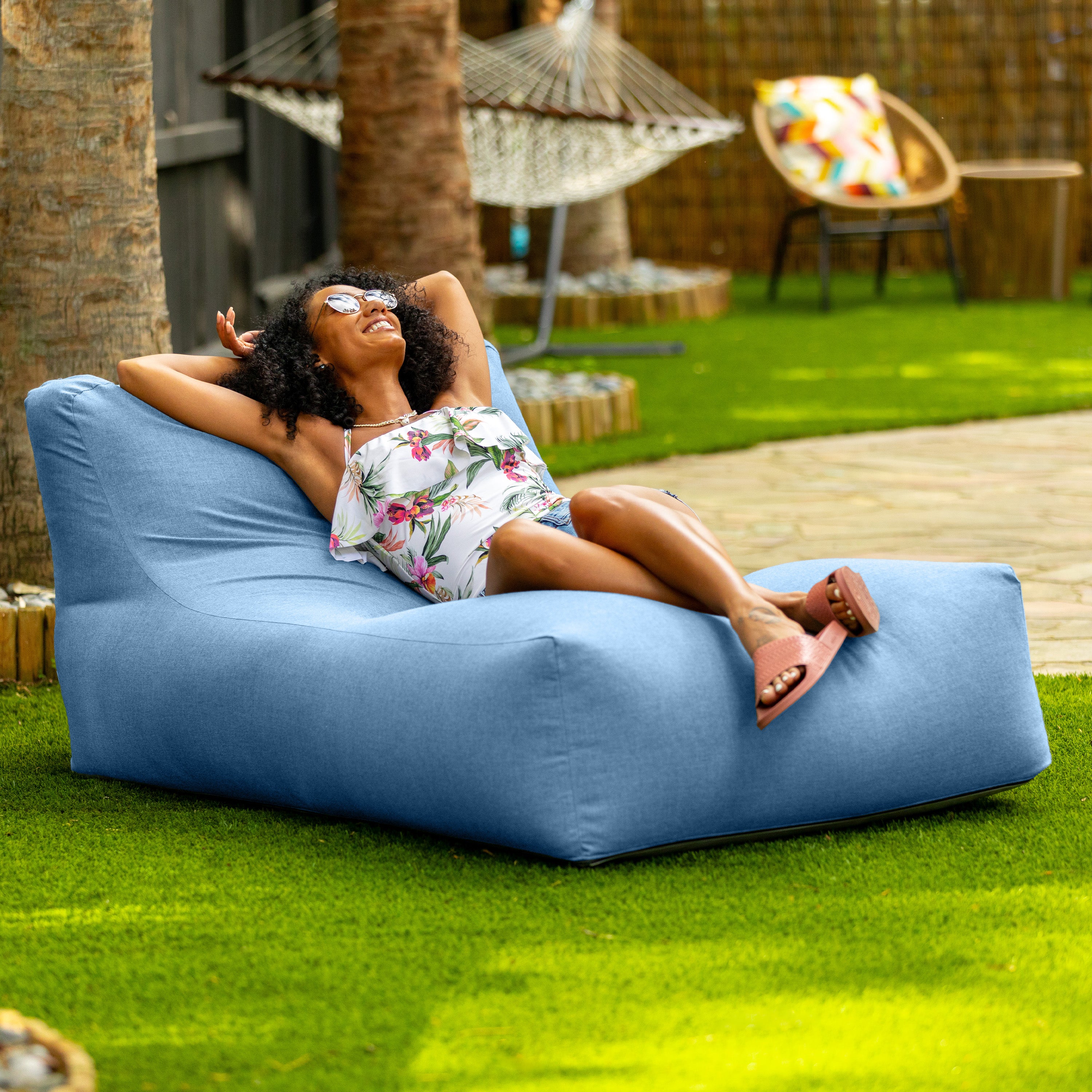 Coza Outdoor Sun Lounger - Luxurious Giant Outdoor Chaise - Sunbrella, Ocean Blue