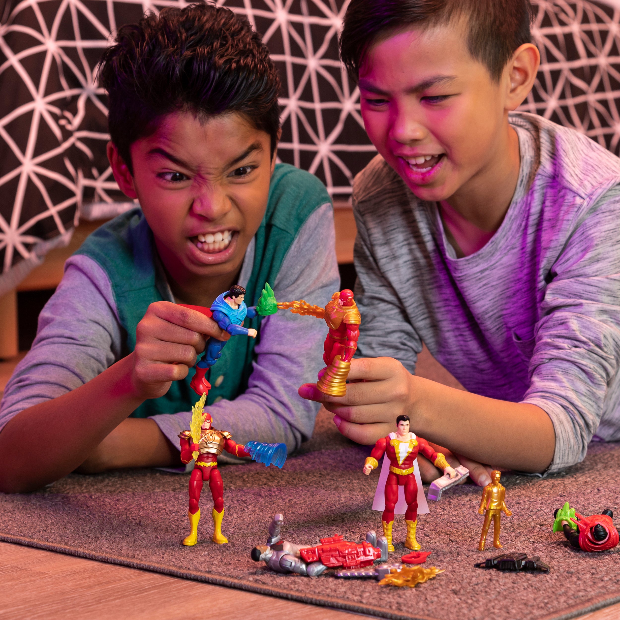 DC Comics, 4-Inch Action Figure with 3 Mystery Accessories Styles May Vary