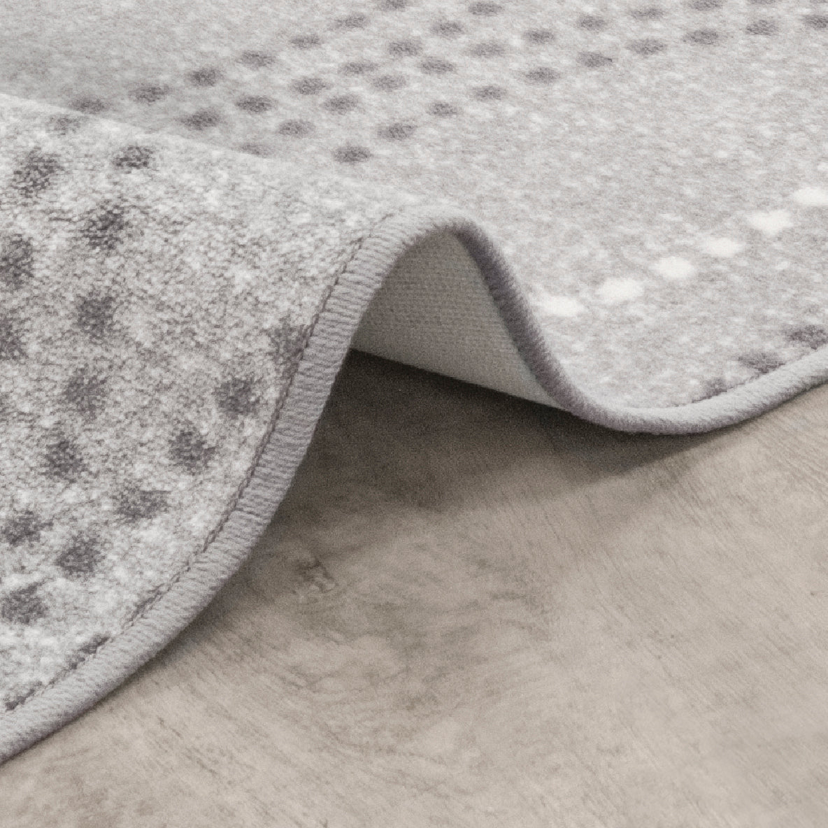 Seventh Heaven 3'10" x 5'4" area rug in color Morning Fog