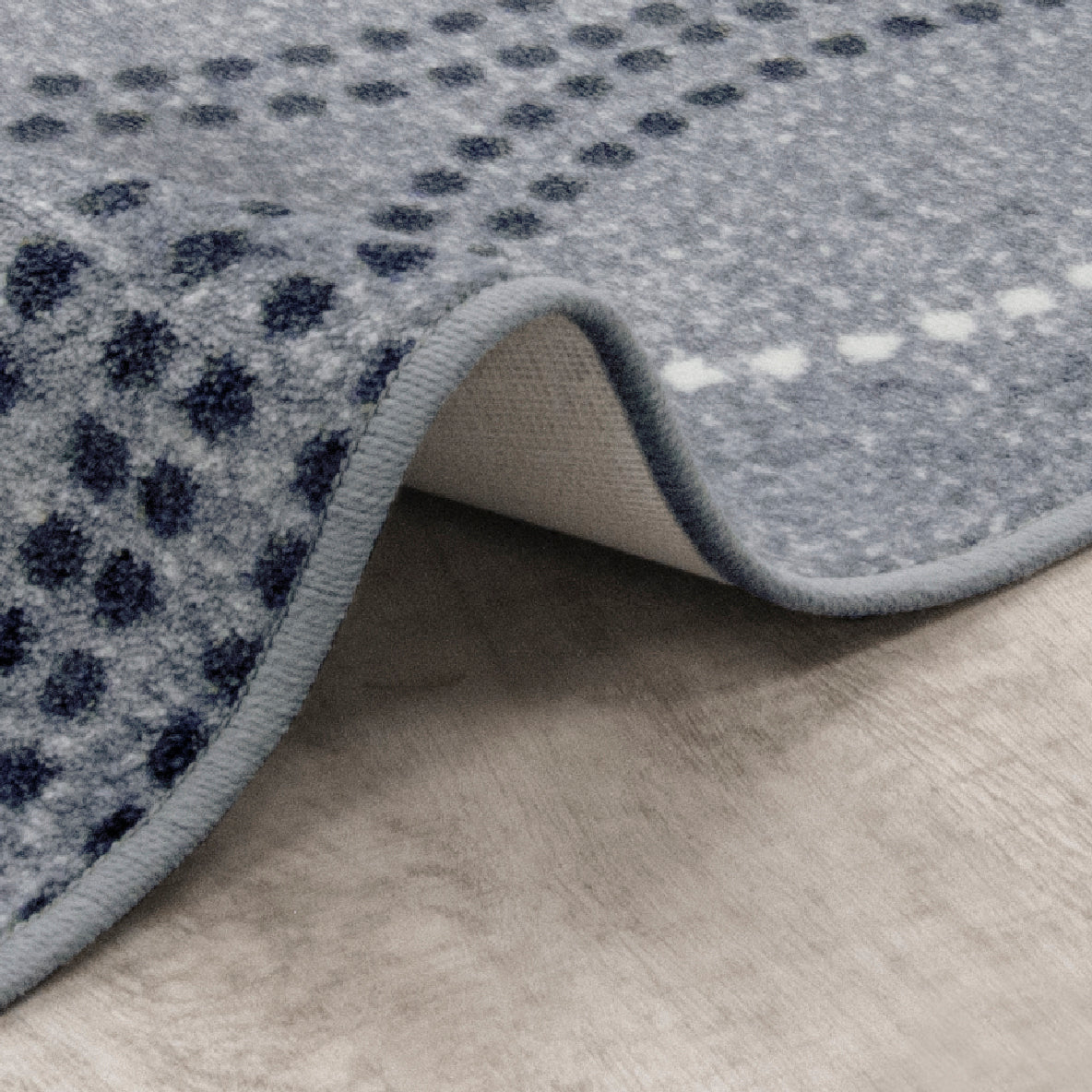 Seventh Heaven 3'10" x 5'4" area rug in color Smoke