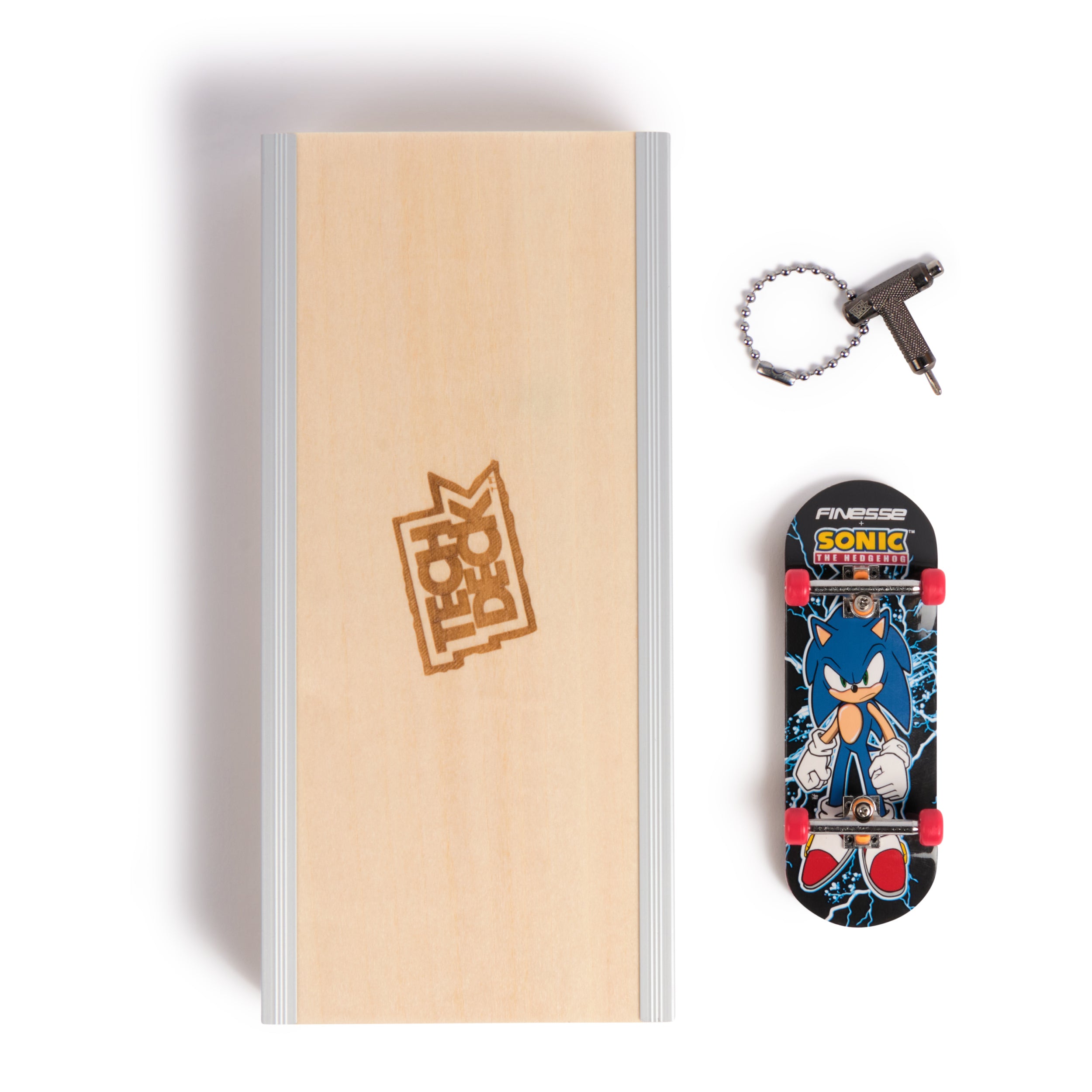 Tech Deck, Finesse X Sonic the Hedgehog Pro Series Finger Board with Storage Display, Built for Pros; Authentic Mini Skateboards, Kids Toys for Ages 6 and up