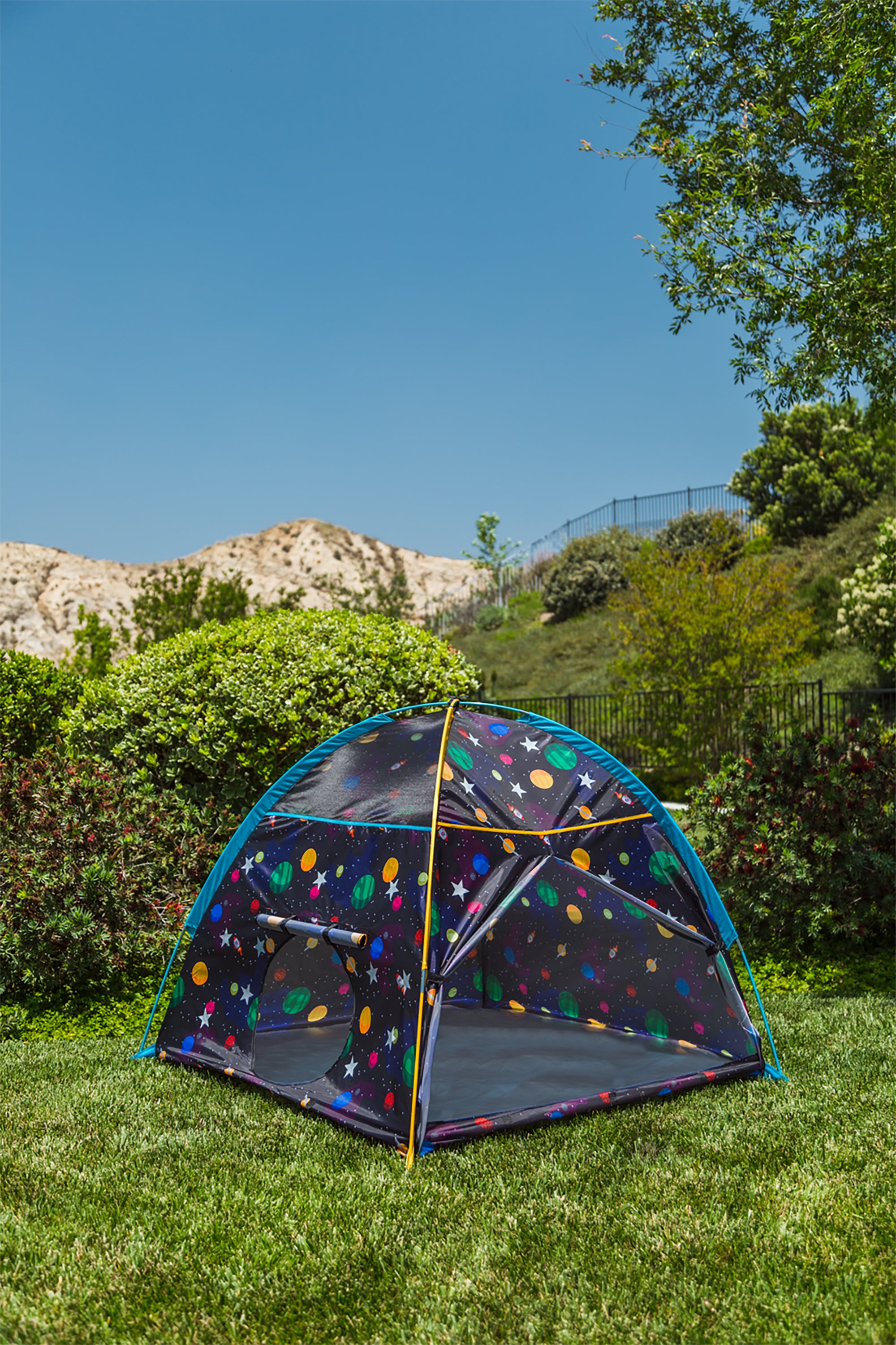 Glow-in-the-Dark Galaxy Dome Tent