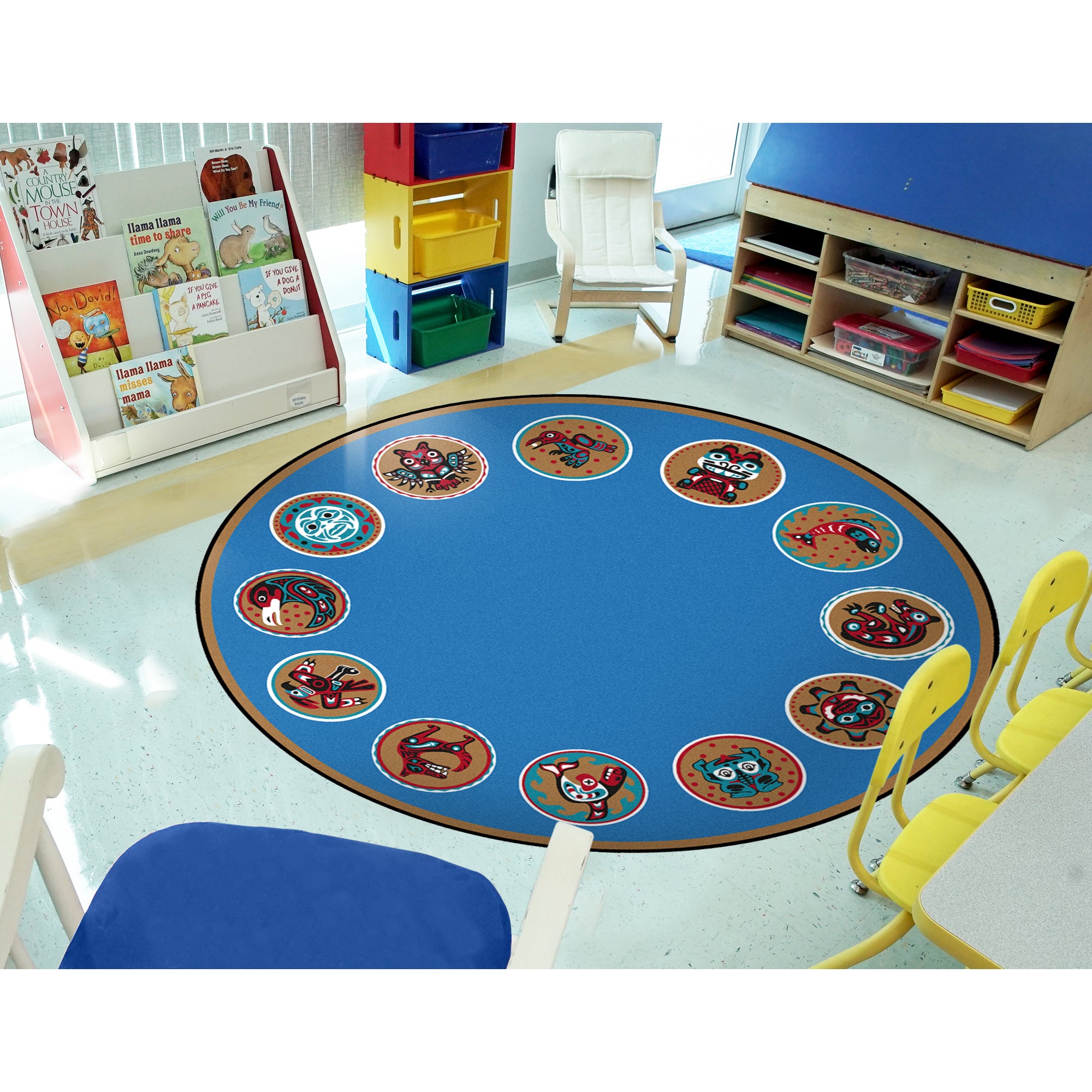 The Circle 7'7" Round area rug in color Multi