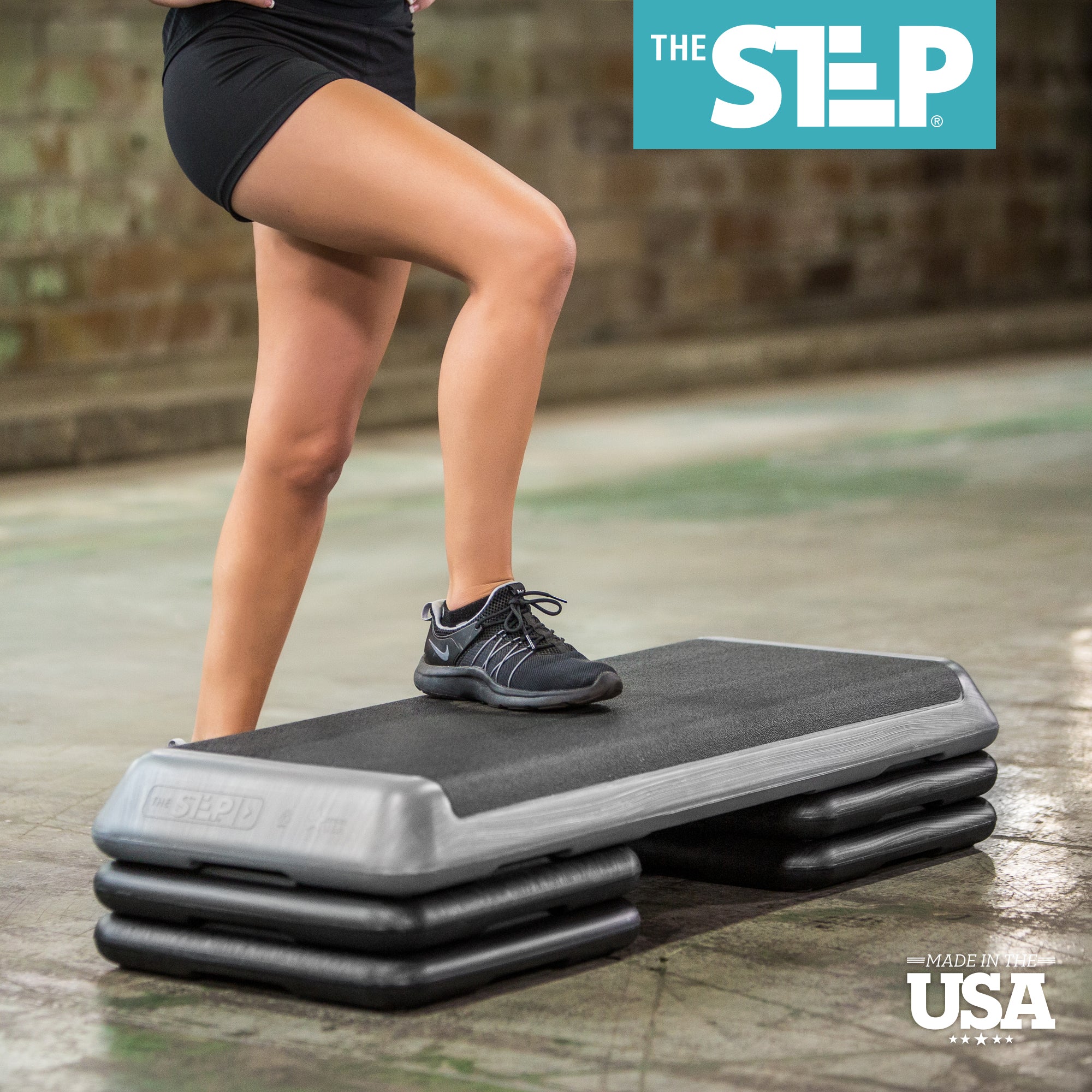 The Step Club Size Platform With 2 Freestyle and 2 Original Risers - Grey