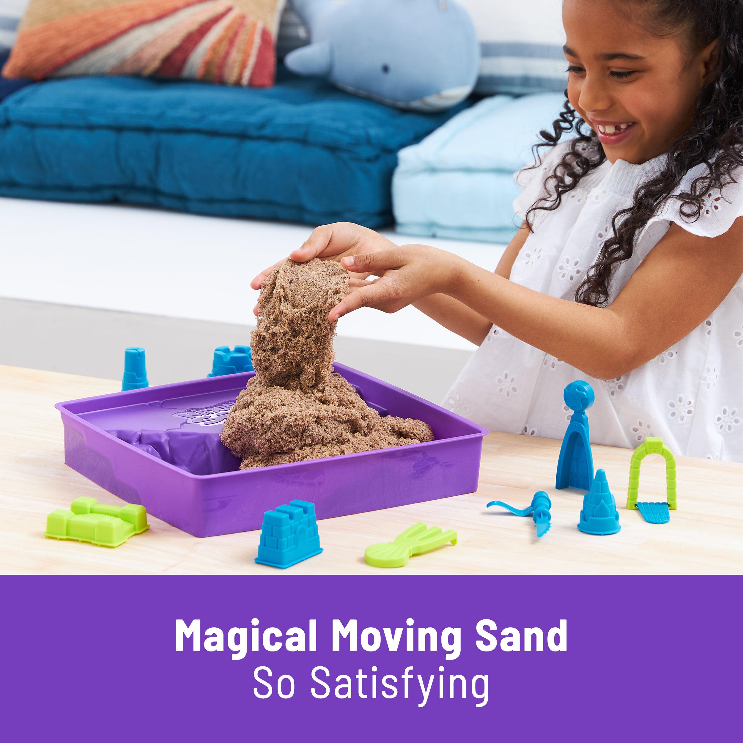 Kinetic Sand, Deluxe Beach Castle Playset with 2.5lbs Play Sand, Tools & Molds, Sensory Toys for Kids Ages 5 and up