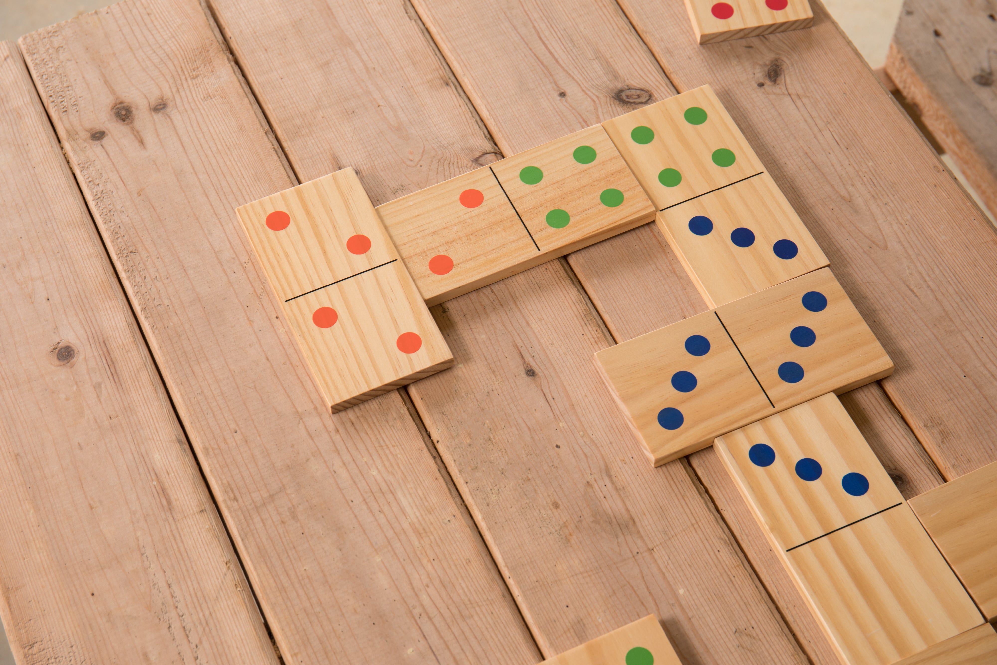 Triumph Wood Lawn 28-Piece Domino Set