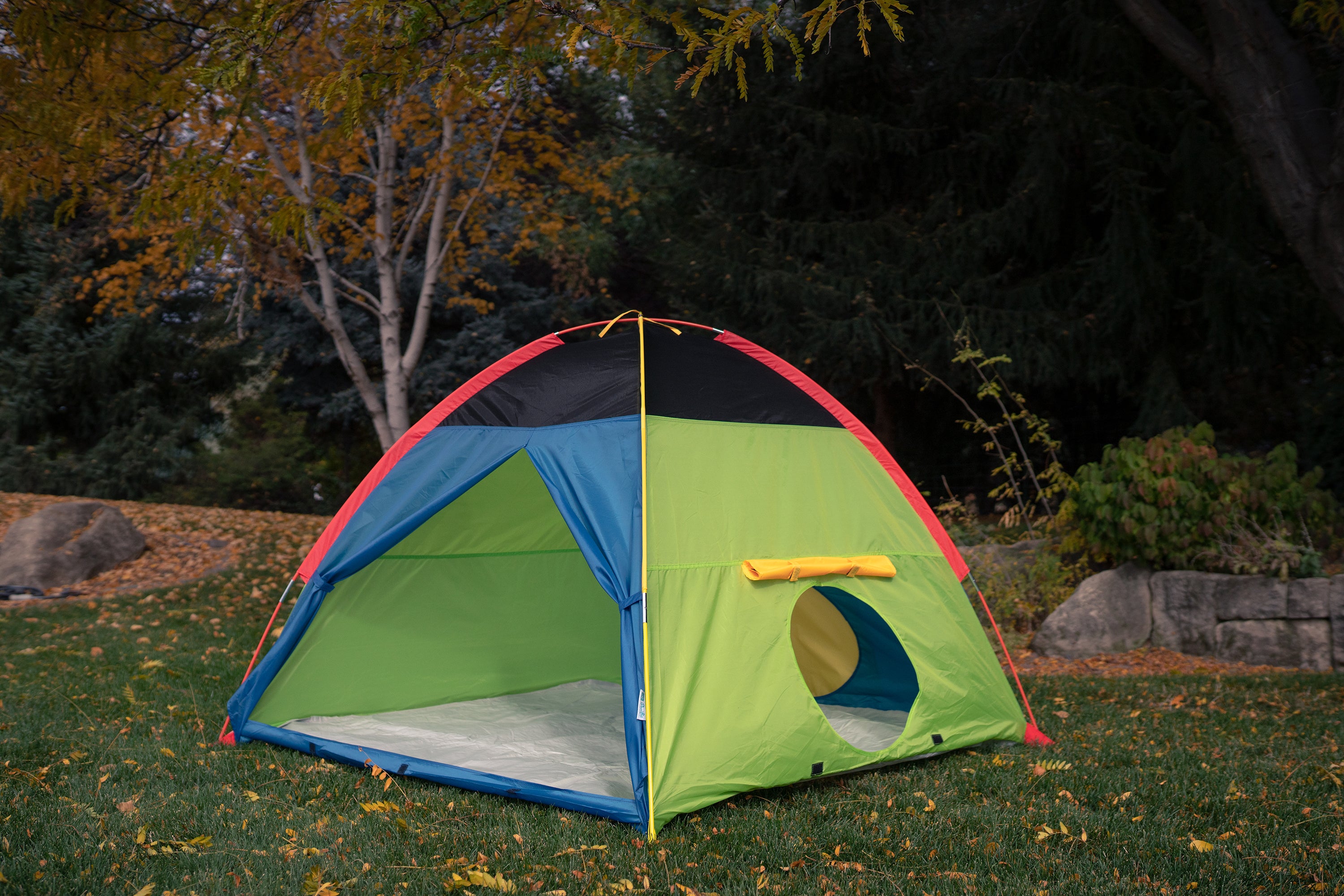 Super Duper 4-Kid Dome Tent - Blue / Green / Red / Yellow
