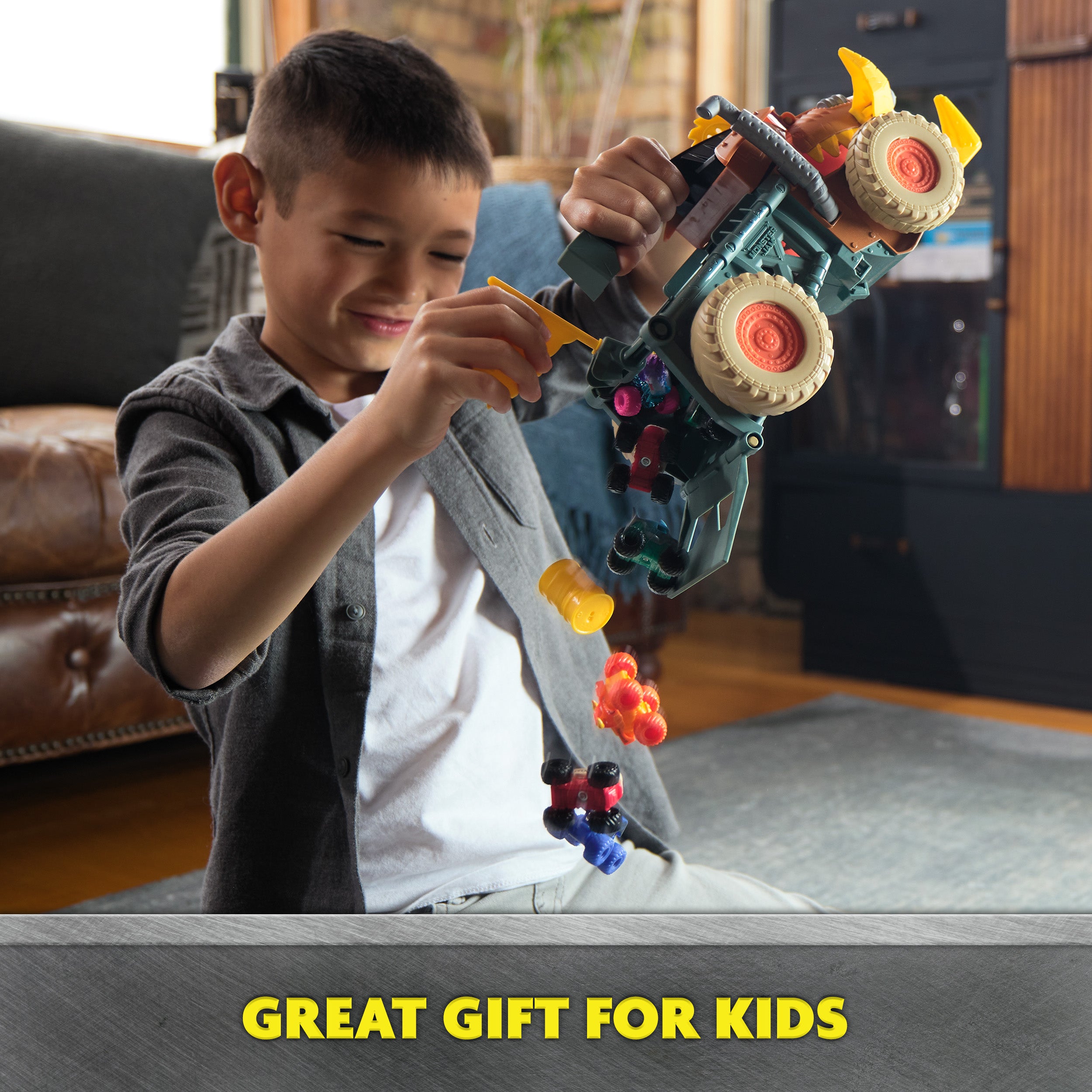 Monster Jam Mini Jam, Megalodon Mad Hog Chomper and Monster Truck, Fun Cleanup and Storage, Kids Toy Gifts for Boys and Girls Ages 3 and Up