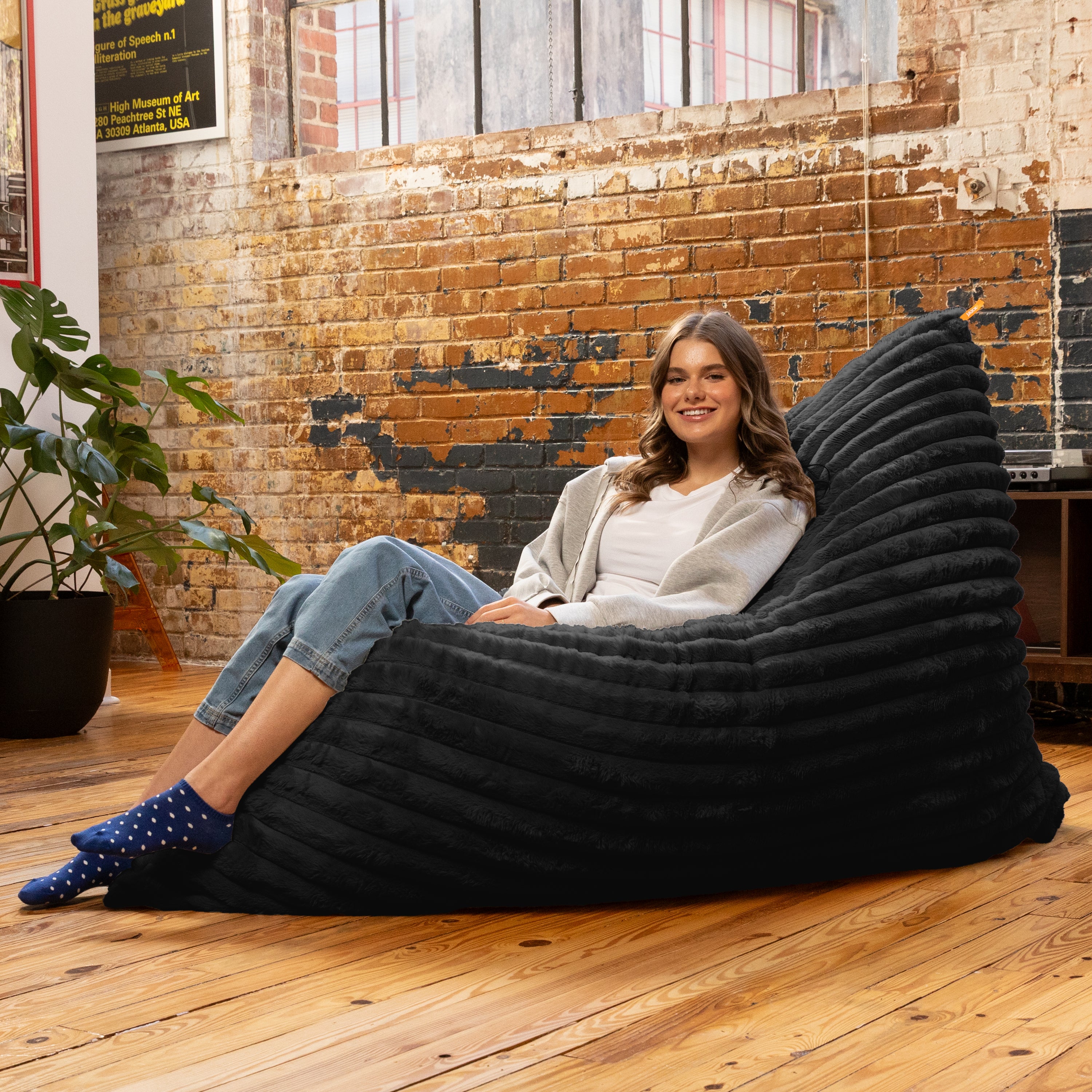 Pillow Saxx Dream Lounger with Wood Frame - 3-in-1 Bean Bag Accent Chair, Recliner & Sleeper Mondo Fur Black