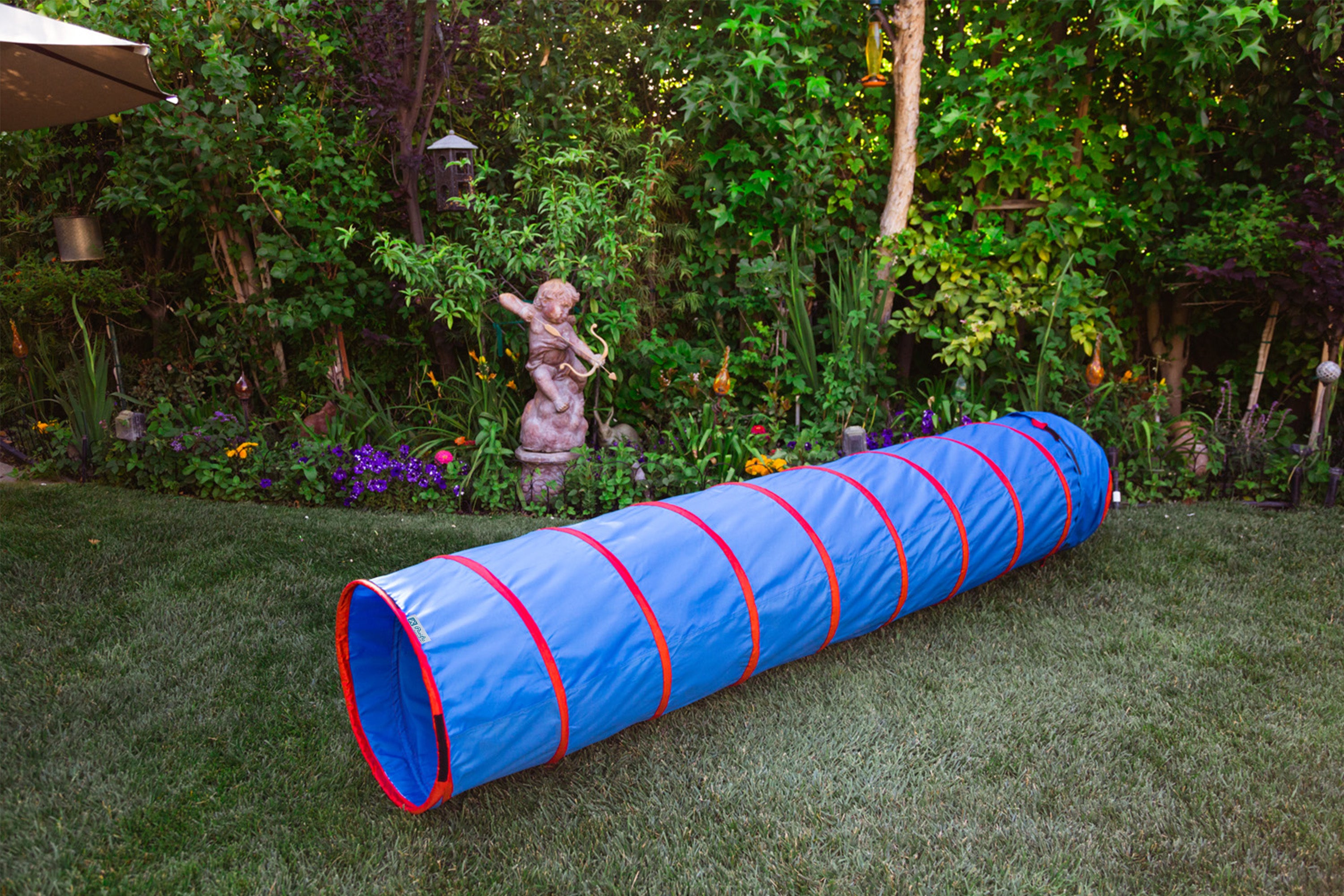Institutional 9FT Tunnel - Red / Red