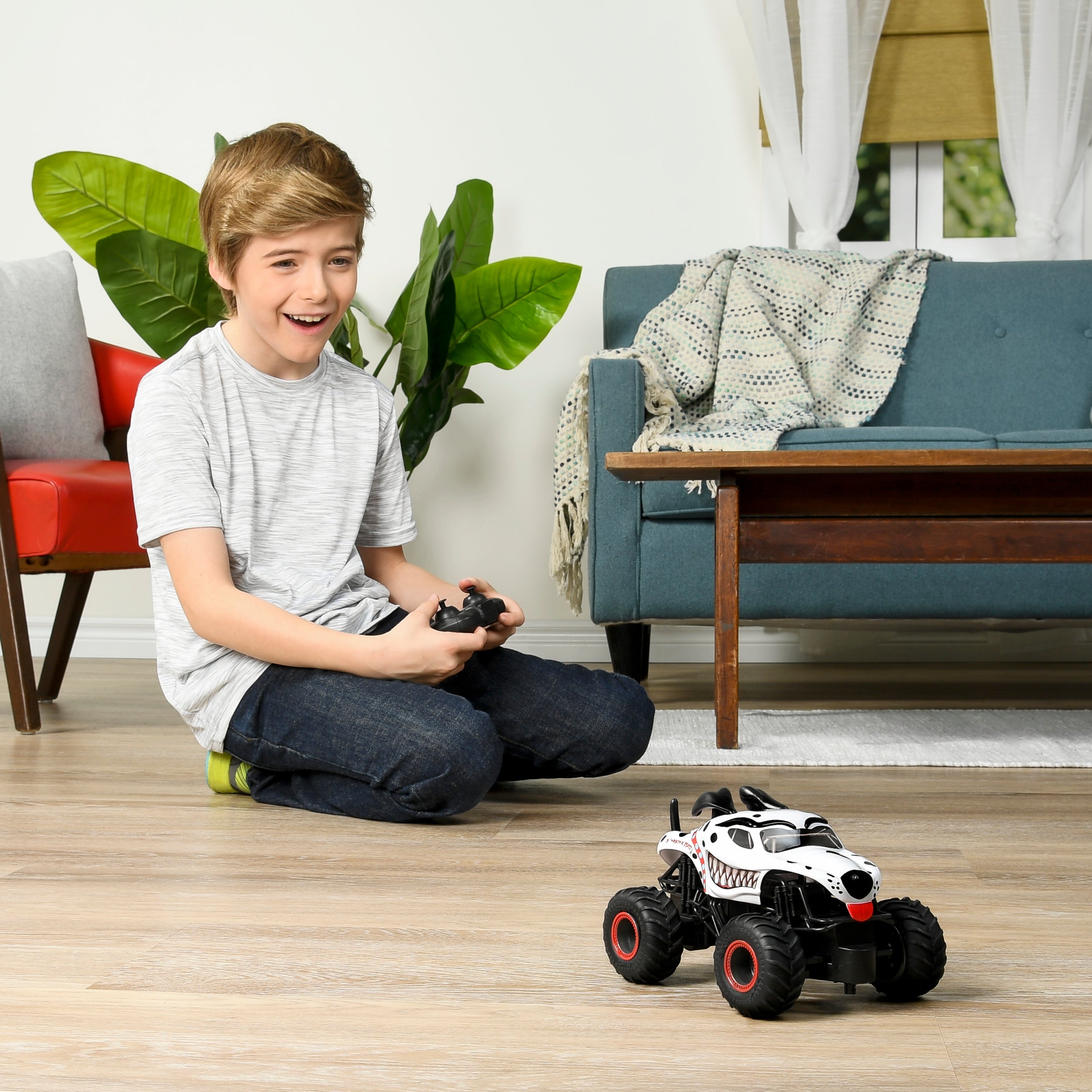 Monster Jam, Remote Control Monster Truck, 1:24 Scale Styles May Vary