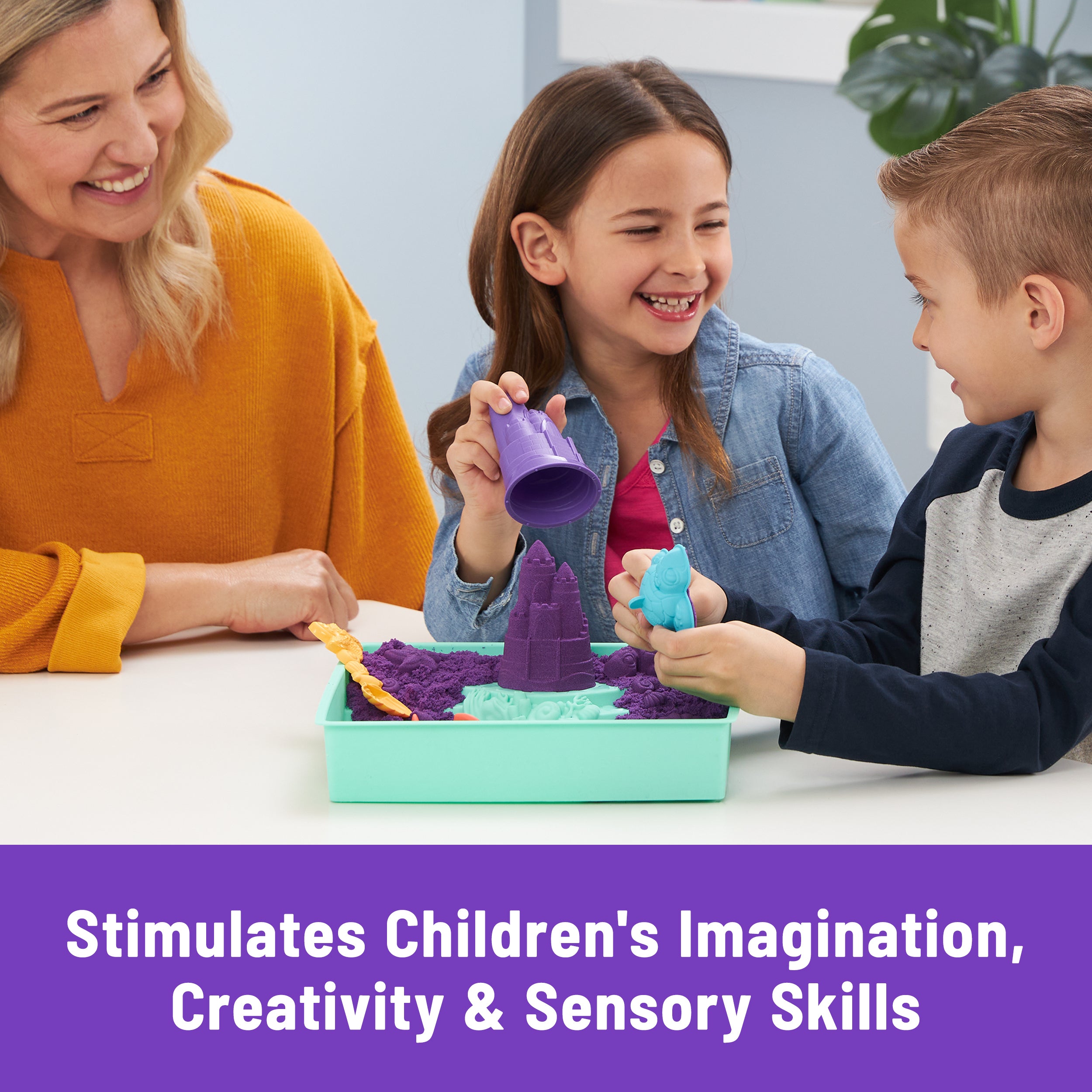 Kinetic Sand, Sandbox Set with 1lb Purple Play Sand, 4 Tools & Molds, Storage, Sensory Toys for Kids Ages 3 and up