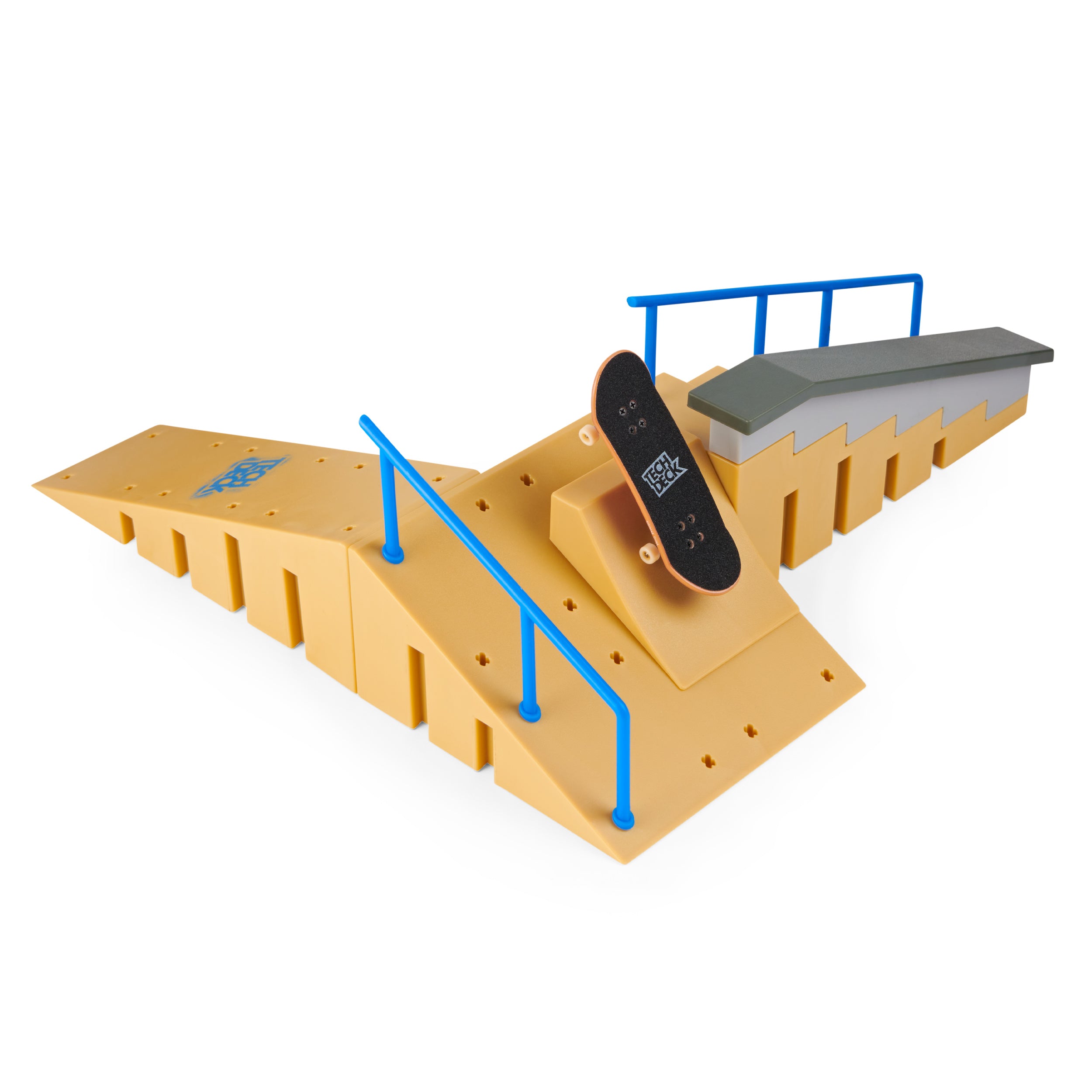 Tech Deck, Jump N’ Grind X-Connect Park Creator, Customizable and Buildable Ramp Set with Exclusive Fingerboard, Kids Toy for Ages 6 and up
