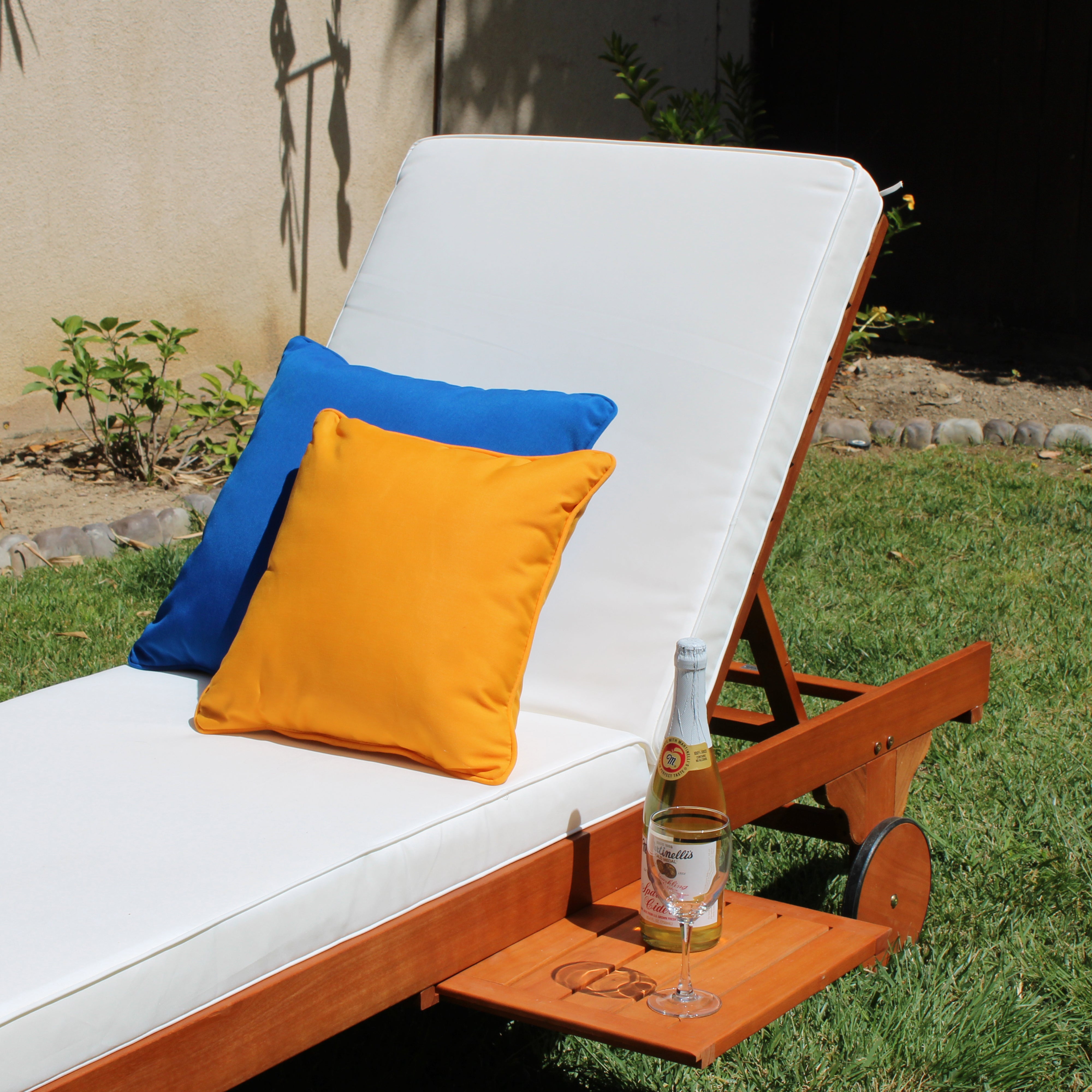 Presidio 18"x 18" Square Indoor/Outdoor Pillow with Piping, 2-Piece - Brilliant Blue