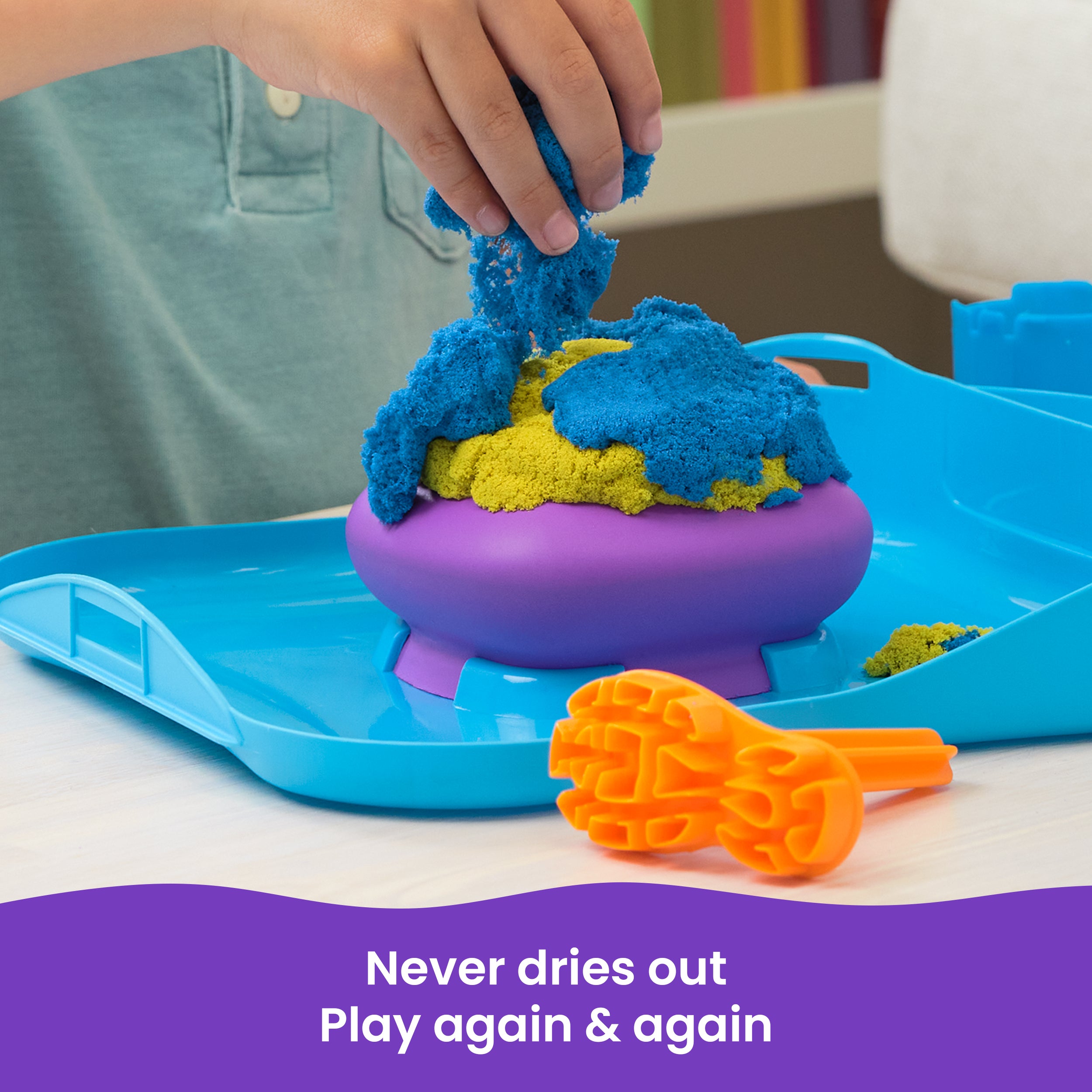 Kinetic Sand, SquishMotion with 1lb Pink, Yellow & Blue Play Sand, Stamper & 5 Tools, Storage Case, Sensory Toys for Kids Ages 5 and up