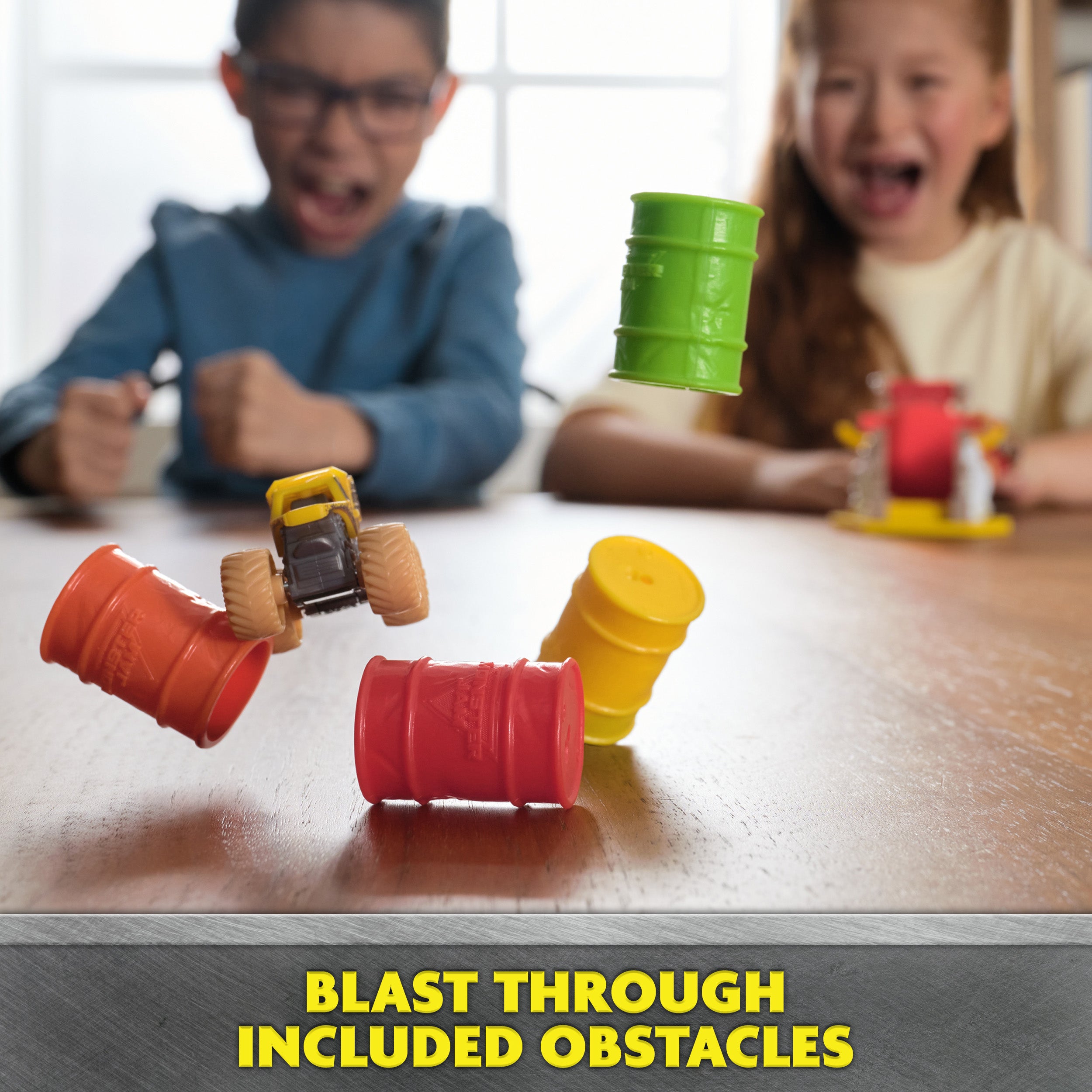 Monster Jam Mini Jams, Earthshaker Boneyard Blaster Playset with 2 Minis Monster Jam Monster Truck, Kids Toys For Ages 3 and Up