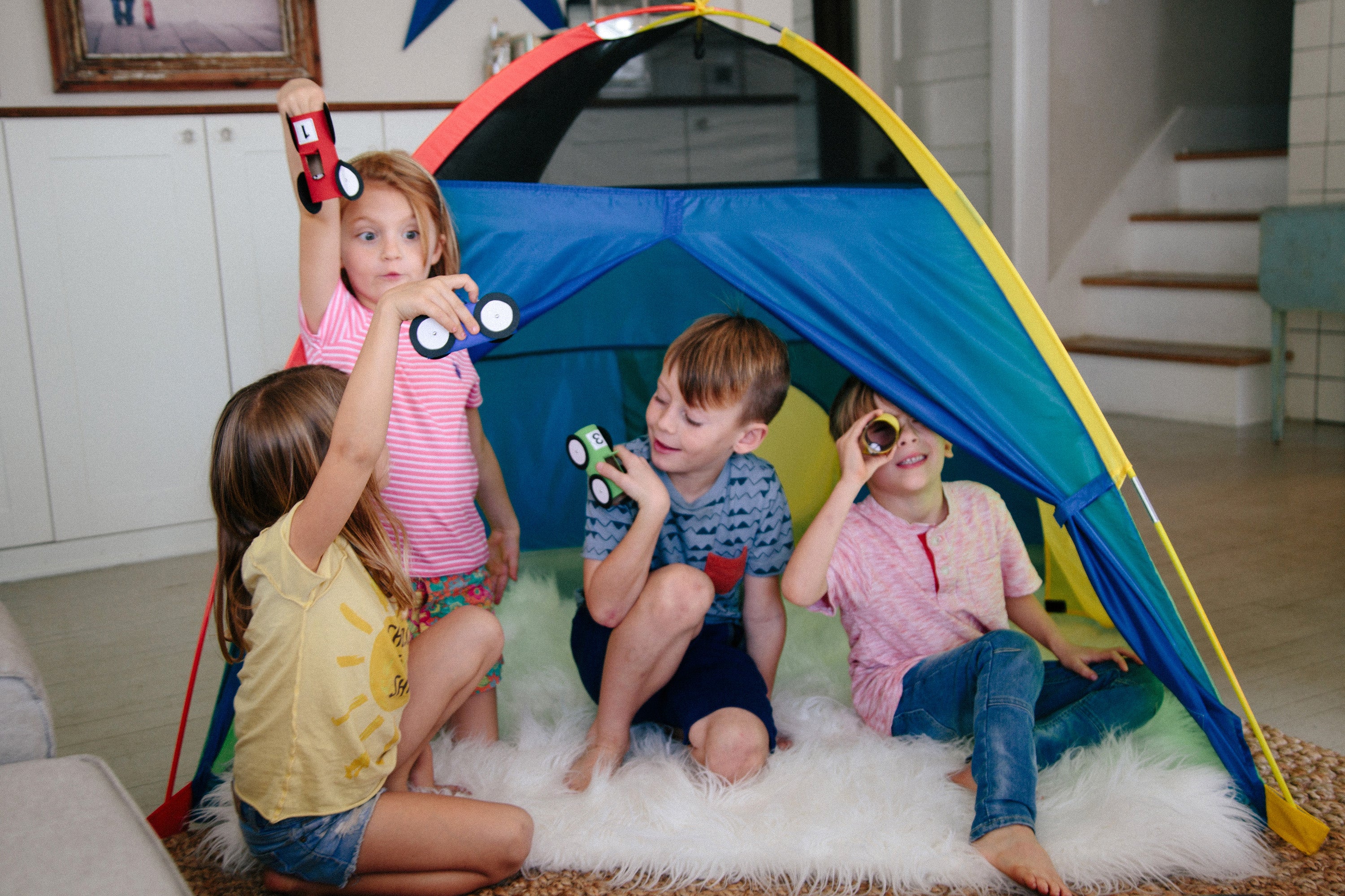 Super Duper 4-Kid Dome Tent - Blue / Green / Red / Yellow