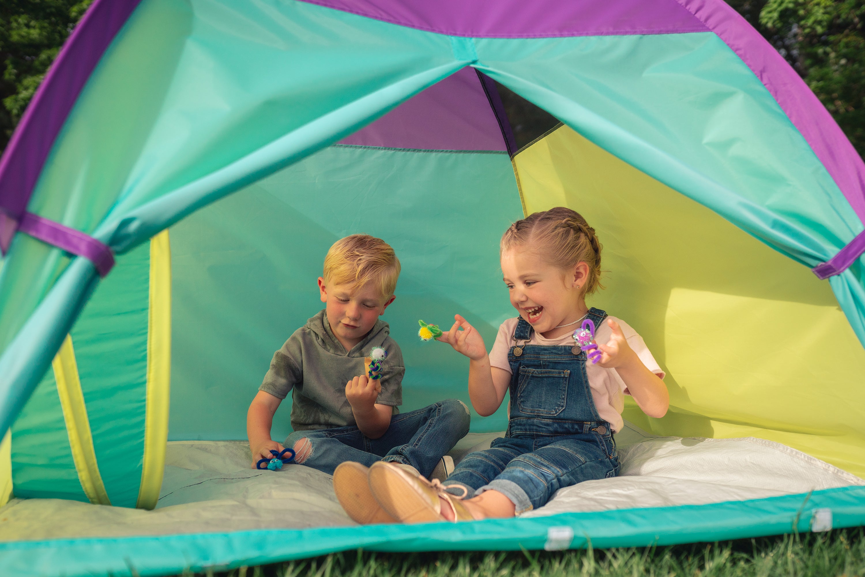 Neon Hide-Me Tent & Tunnel Combo