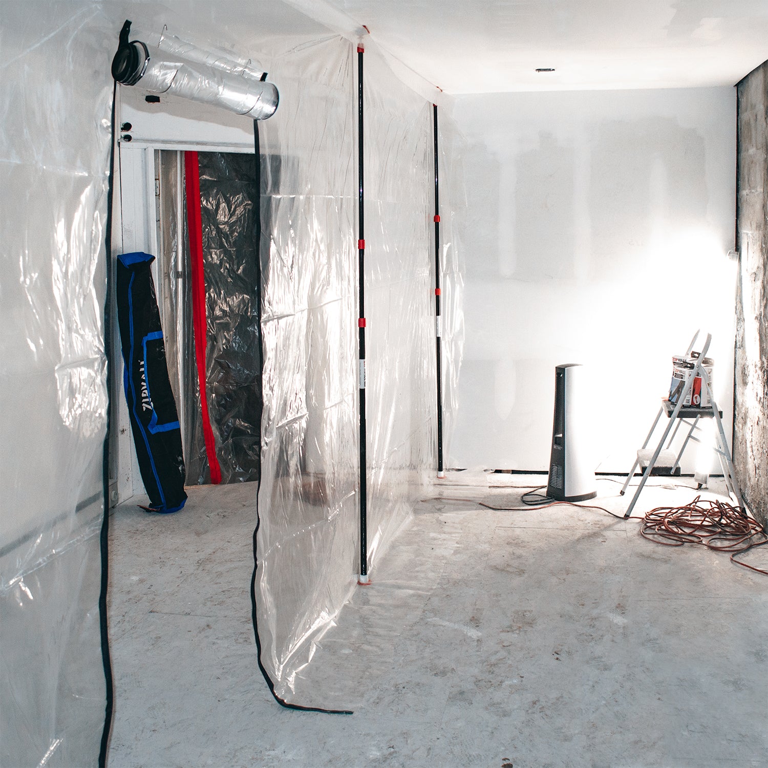 ZipWall® 10' Stainless Steel Sprint-loaded Poles w/ Standard Zippers and Carry Bag (4-pack)