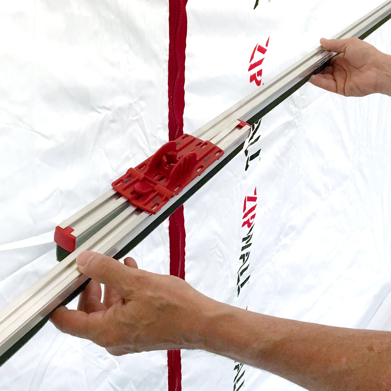 FoamRail Span™ Mini Adjustable Tapeless Seal