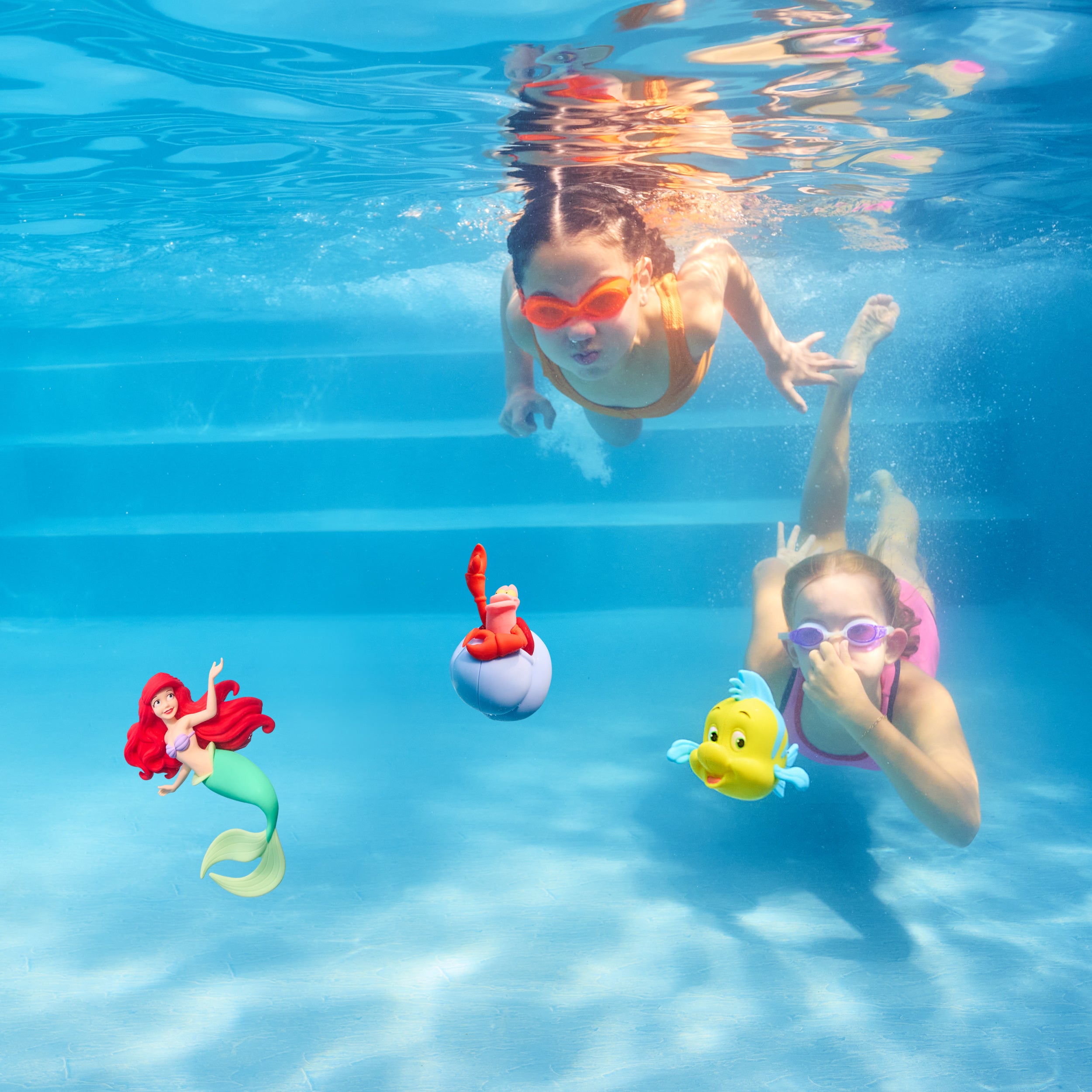 Swimways Disney Princess Ariel Dive Characters 3-Pack, Swimming Pool Accessories & Kids Pool Toys, Pool Party Supplies & Water Toys for Kids Aged 5 & Up