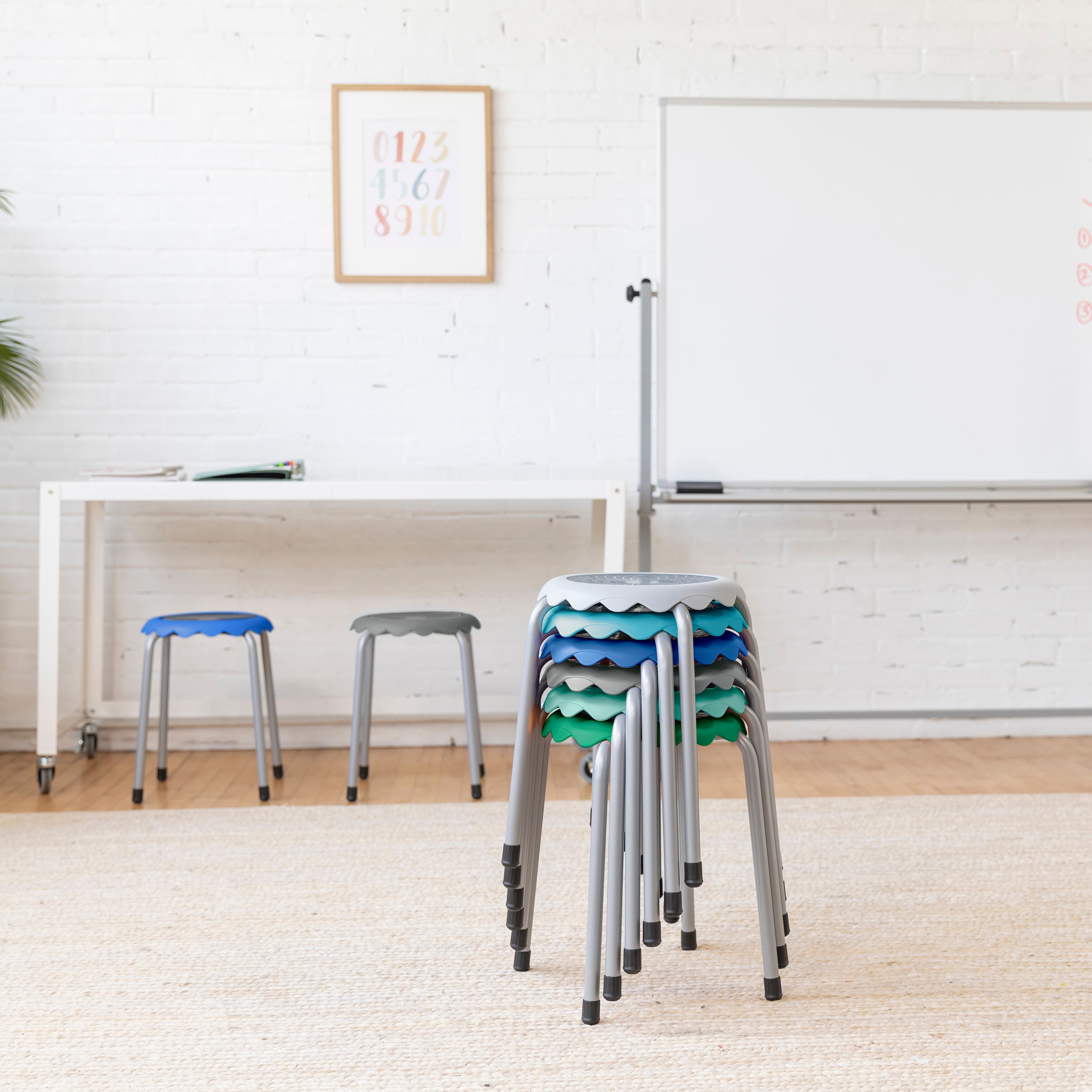 Daisy Stackable Stool Set 8-Piece - Contemporary