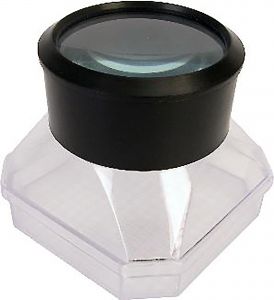 Bug Viewer-magnifier 2.5xthe Bottom Has A 5cm Square Grid.